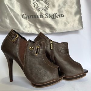 CARMEN STEFFENS ANKLE BOOTIES, SIZE 6, COLOR BROWN